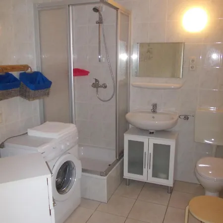 Semesterbostad Finnhaeuser Am Vogelpark - Haus Elke *