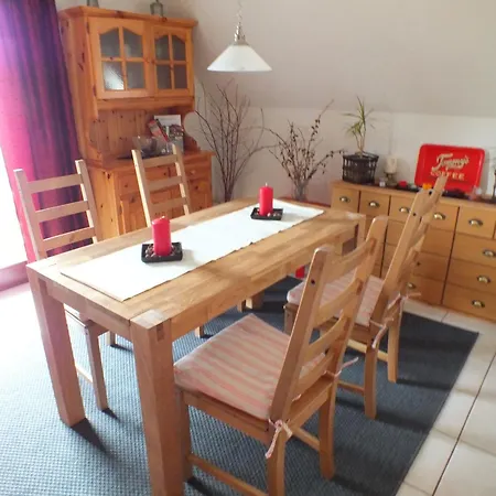 Dom wakacyjny Finnhaeuser Am Vogelpark - Haus Elke *